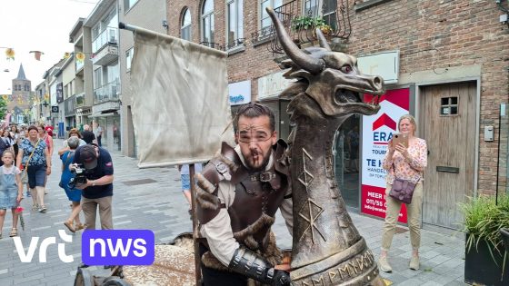 Jubileumeditie Beeldig Lommel kleurt centrum met 100 levende standbeelden: "Grootste festival van Europa" - VRT