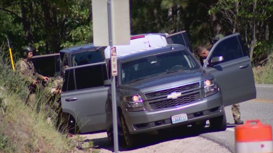 Leavenworth mountain community faces manhunt for Travis Decker