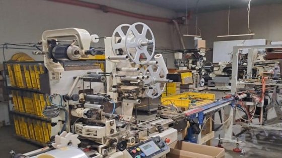 Grote illegale fabriek met 7 miljoen sigaretten ontdekt in loods in Veurne: “22 Oekraïners zijn opgepakt” (Binnenland)