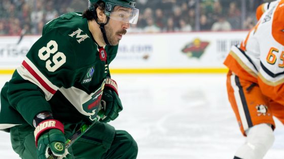 Minnesota Wild trade veteran Frederick Gaudreau to Seattle Kraken for draft pick