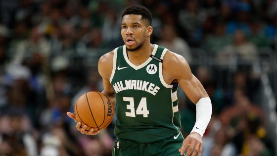 NBA Teams Reportedly Have 'Come to Terms' Giannis Won't Request Bucks Trade