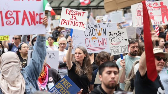 'No Kings' protests coming to Chicago and suburbs Saturday: Live updates - Chicago Sun-Times