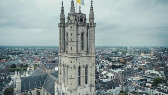 “Ik zeg dat ik de eigenaar ben, zij zeggen dat zij het zijn”: verwarring over wie eigenaar is van Lam Gods en kathedraal
