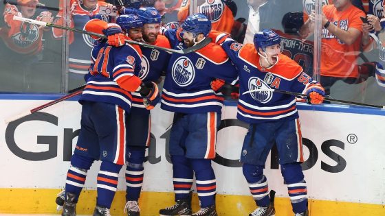 Panthers support Tomas Nosek after costly Game 1 penalty
