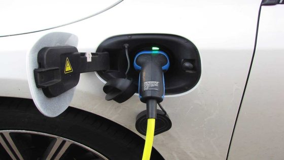 "Schandalig en pure diefstal": Vrouw moet € 700 betalen voor 2 laadbeurten met elektrische auto