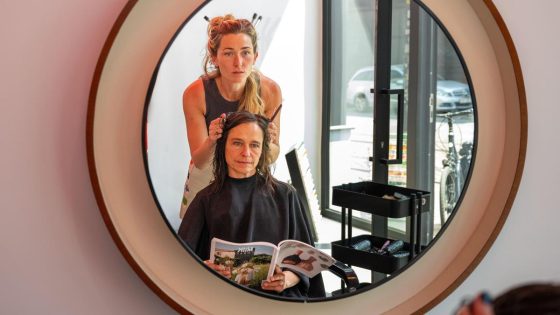 Kapper geeft korting aan klanten die zwijgen: “Ik had een burn-out door het vele praten”
