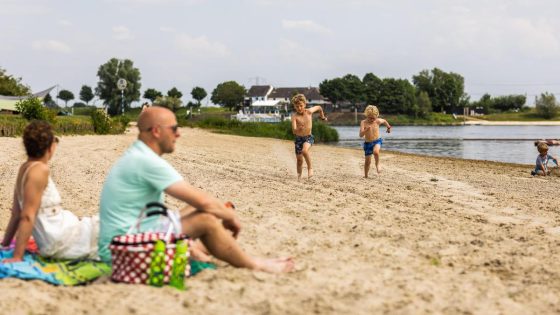 OVERZICHT. Aan deze Limburgse strandjes kan je tijdens het zwoele weekend heerlijk plonsen - HBVL