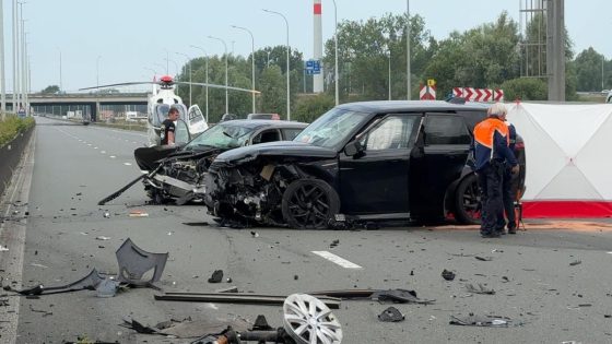 Vrouw (88) overleden bij zwaar ongeval op E40 richting kust