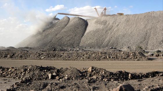 Trump eyes easing US chip export restrictions to secure Chinese rare earths - Financial Times