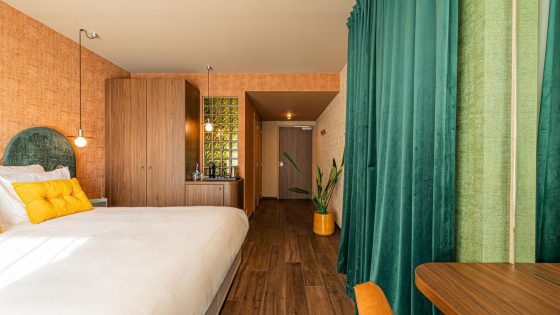 HOTELTEST. Een nacht in het gloednieuwe The Ostendian. “Cool, maar waar is de zee?”