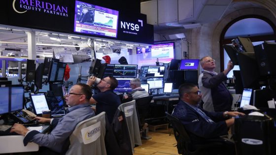 Inside the Trading Desks That Surfed 12 Days of Oil Market Mayhem