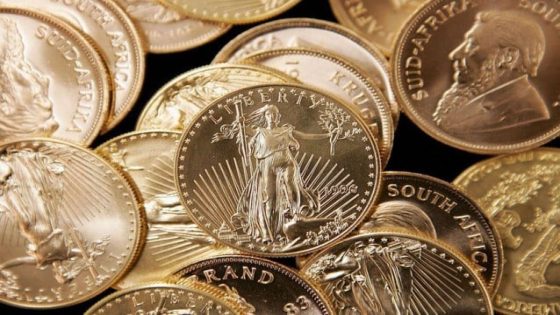 Arbeiders vinden pot vol gouden munten tijdens sloopwerken, maar riskeren nu veroordeling: “Ze dachten de jackpot te hebben gewonnen” (Binnenland)