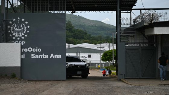 Man wrongly deported to El Salvador returns to US to face human ‘smuggling’ charges - Financial Times