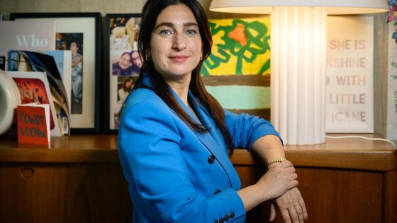 Zuhal Demir opent debat over start en einde van schooljaar: “Wat bezielt minister om vlak voordat mensen op vakantie vertrekken zo’n ballonnetje op te laten?” - Nieuwsblad