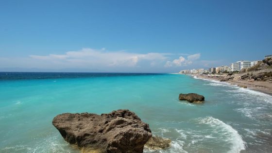15-jarige Belg gearresteerd op verdenking van aanranding van 16-jarige Brits meisje op Grieks strand
