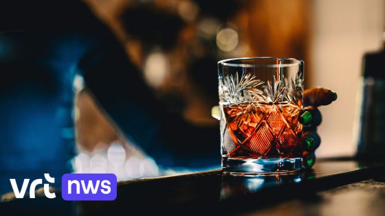 Politie arresteert man (71) die onbekende vloeistof in drankje van vrouw giet op café in Elsene
