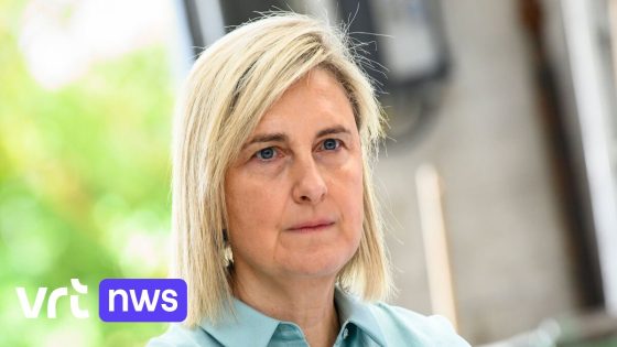 Schrapt Aalter verordening die buitenlandse inwoners discrimineert? Crevits dreigt: "Zoniet laat ik zelf orde op zaken stellen"