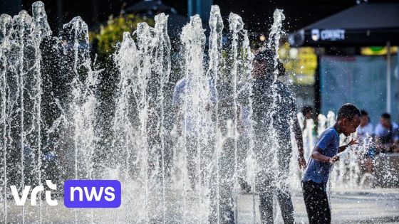 Fontein in Park Spoor Noord in Antwerpen kan blijven werken dankzij ijsblokken: "We voegen 1,2 ton toe"