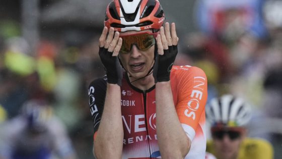 Arensman wins shortened Tour de France stage