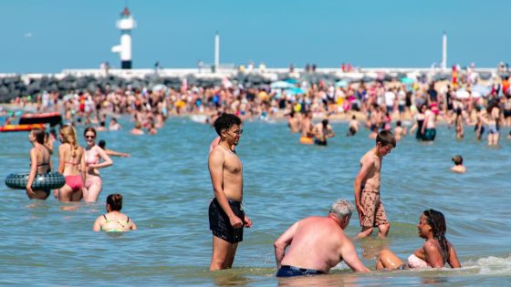Enkel aan de kust is het een beetje draaglijk: druk maar nog geen overrompeling