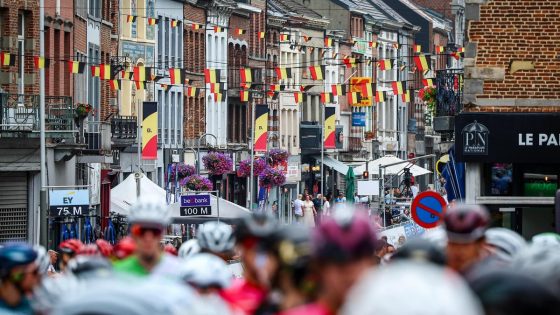 Belgische wielrenster die niet meer mocht koersen omdat ze trans is, krijgt gelijk van rechter: “Uitsluiting is discriminatie”