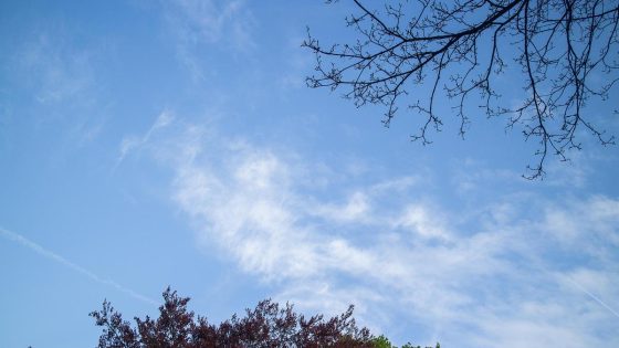 WEERBERICHT. Zon maakt plaats voor wolken, maar kleine kans op buien