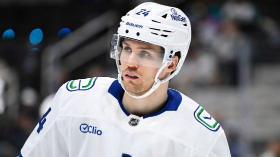 Blues sign Suter to two-year contract