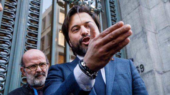 Bouchez schuift verder op naar rechts en schoffeert zijn coalitiepartner