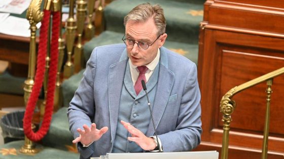 Akkoord over extra OCMW-geld zet De Wever op weg naar groot zomerakkoord