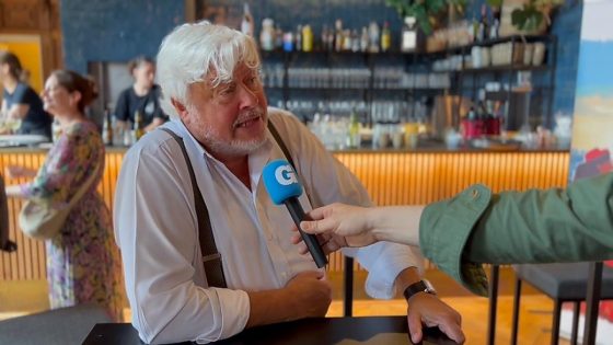Cafébaas Jacky (68) deelt zijn beste Gentse lollen voor aan de toog: “Namen kan ik niet onthouden, moppen wel”