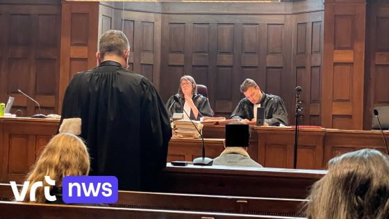 Griffier uit Hamme krijgt 12 maanden cel voor het filmen van collega onder bureau en in toilet