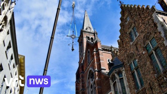 Kruis wordt van Heilig Hartkerk gehaald in Brugge om val van toren te vermijden: "Twee ankers al compleet doorgeroest"