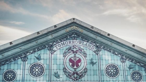 Drugslab treft gevaarlijke ‘Pink Powder’ aan op Tomorrowland, onderzoekers trekken aan alarmbel: “Dit innemen is Russische roulette spelen” - De Standaard