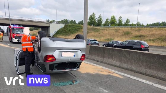 E40 richting Brussel bij Affligem tijdje afgesloten na ongeval met 3 voertuigen, 1 inzittende opgepakt na vlucht