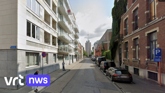 Fietsster (73) gewond afgevoerd na botsing met openzwaaiend portier in Leuven
