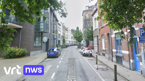 Brandweer bevrijdt man uit glasbol in Jette