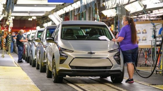 GM expands production of gas-powered SUV, trucks in Michigan