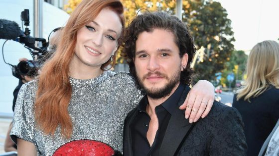 Acteurs die broer en zus speelden in ‘Game of thrones’, spelen nu geliefden: “Ontzettend raar”