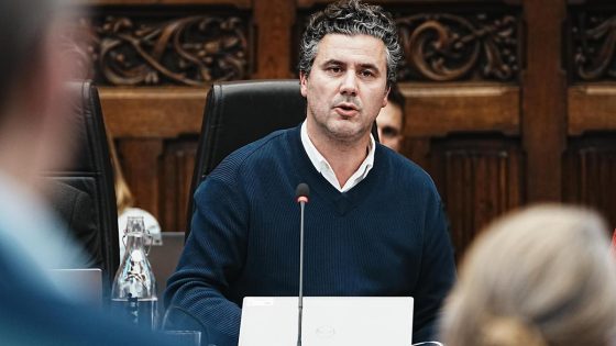 Van 2 naar 3 euro per uur, en 4 euro op zaterdag: hogere parkeertarieven in Gent moeten gratis openbaar vervoer en buurtparkings financieren - Nieuwsblad
