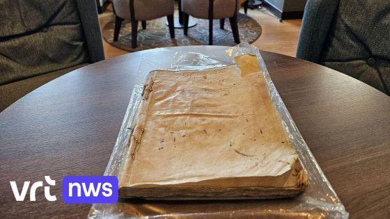 Duitser geeft gestolen middeleeuws register terug aan Rijksarchief Brugge: "Afgesproken in hotellobby in Stuttgart"
