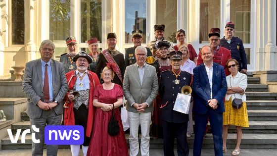 Gouverneur Decaluwé bedankt West-Vlaamse bellemannen: "Traditie die niet verloren mag gaan"