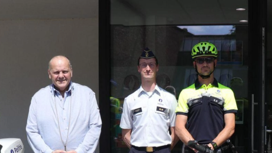 Guy D’haeseleer verschijnt voor het eerst weer openbaar bij voorstelling fietsploeg politie: “Ik probeer vooral naar mijn lichaam te luisteren”