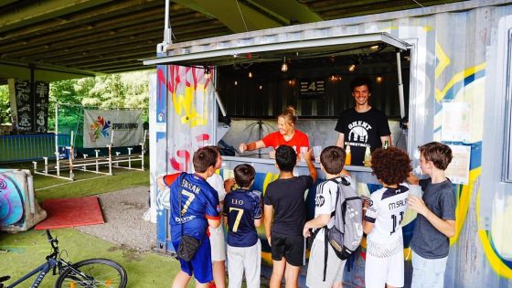 Bar geopend onder voormalige ‘brokkelbrug’: “We willen er een leuke plek van maken”