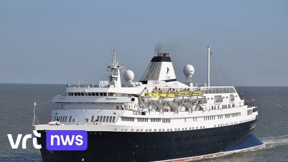 Een van oudste cruiseschepen ter wereld bezig aan laatste vaart, iconisch schip Astoria arriveert straks in Gent