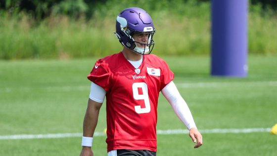 J.J. McCarthy organized two throwing sessions with teammates in offseason