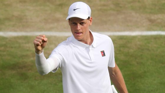 Jannik Sinner defeats Ben Shelton in straight sets on Wednesday at Wimbledon to reach the semi-finals.
