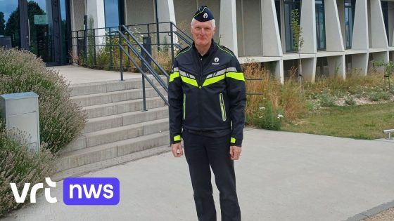 Leuven en Lubbeek testen nieuw politie-uniform: "Zit een heel stuk beter dan de huidige modellen"