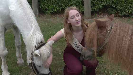 Littekens houden Louka (18) niet tegen om deel te nemen aan missverkiezing: “Ik wil mijn verhaal delen met anderen” 