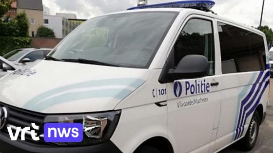 Man springt van brug in Anderlecht na politieachtervolging, 100 kilo drugs gevonden