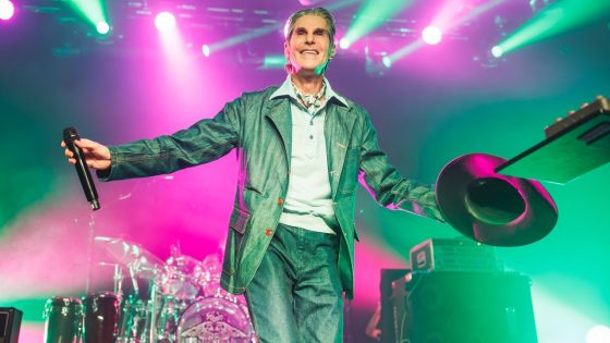 Perry Farrell Responds to Jane’s Addiction Bandmates With Lawsuit of His Own